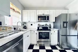 7891 N Sunrise Lakes Dr, Sunrise, FL 33322 - Photo 11