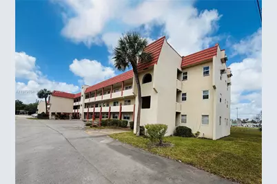 7891 N Sunrise Lakes Dr #310, Sunrise, FL 33322 - Photo 7