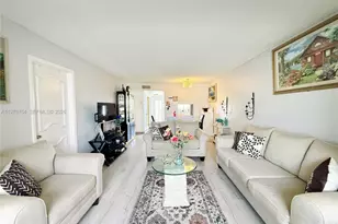 7891 N Sunrise Lakes Dr, Sunrise, FL 33322 - Photo 13