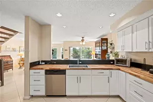 5692 Santiago Cir, Boca Raton, FL 33433 - Photo 11
