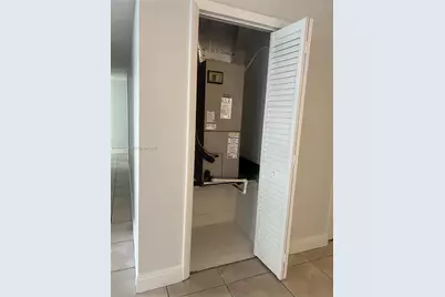 6950 Miami Gardens Dr #2-117, Hialeah, FL 33015 - Photo 9