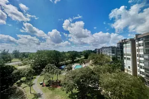 1200 St Charles Pl, Pembroke Pines, FL 33026 - Photo 13