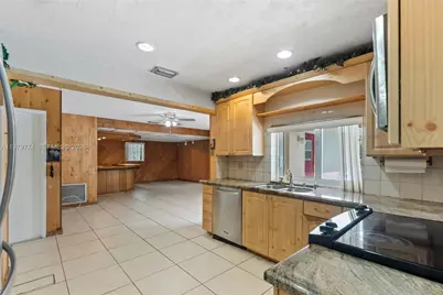 8310 SW 26th Pl, Davie, FL 33328 - Photo 9