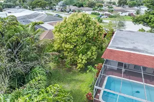 8310 SW 26th Pl, Davie, FL 33328 - Photo 21