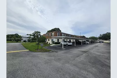 161 SE Village Dr #161, Saint Lucie Village, FL 34952 - Photo 17