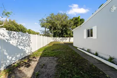 201 NE 169th St #201, North Miami Beach, FL 33162 - Photo 7