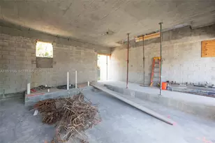 1302 NE 32nd St, Oakland Park, FL 33334 - Photo 17