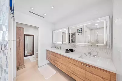 2020 N Bayshore Dr #2510, Miami, FL 33137 - Photo 23