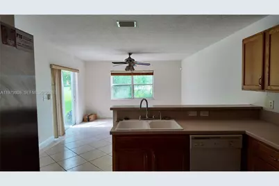 7260 Sienna Ridge Dr, Lauderhill, FL 33319 - Photo 5