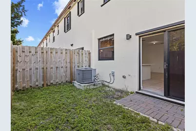 21089 NE 8th Ave, Miami, FL 33179 - Photo 15