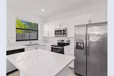 21089 NE 8th Ave, Miami, FL 33179 - Photo 3