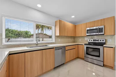 8695 SW 51st Pl, Cooper City, FL 33328 - Photo 5