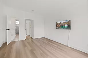 4710 Pine Tree Dr, Miami Beach, FL 33140 - Photo 13