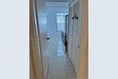 3680 Inverrary Dr #1T, Lauderhill, FL 33319 - Photo 5