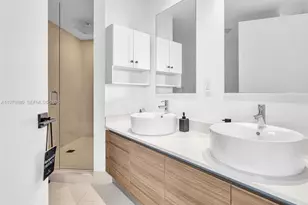 121 NE 34th St, Miami, FL 33137 - Photo 37