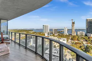 121 NE 34th St, Miami, FL 33137 - Photo 17