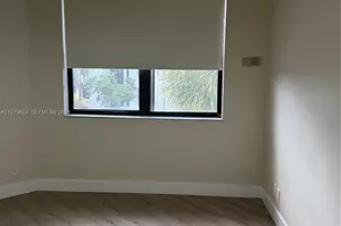 215 Lake Pointe Dr, Oakland Park, FL 33309 - Photo 21