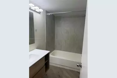 215 Lake Pointe Dr #211, Oakland Park, FL 33309 - Photo 17