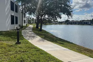 215 Lake Pointe Dr, Oakland Park, FL 33309 - Photo 3