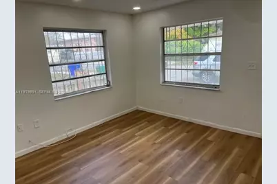 800 NW 29th Ter, Miami, FL 33127 - Photo 3