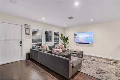 801 NW 24th St, Wilton Manors, FL 33311 - Photo 11
