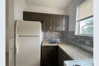 1060 NW 47th St #5, Miami, FL 33127 - Photo 5