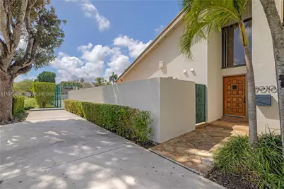 7010 SW 66th Ave #25, South Miami, FL 33143 - Photo 3