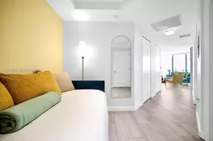 55 SW 9th St, Miami, FL 33130 - Photo 13