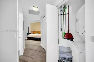 55 SW 9th St, Miami, FL 33130 - Photo 15