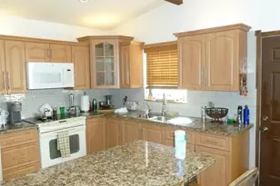 3261 NW 14th St, Miami, FL 33125 - Photo 5