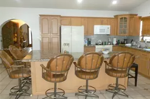3261 NW 14th St, Miami, FL 33125 - Photo 21