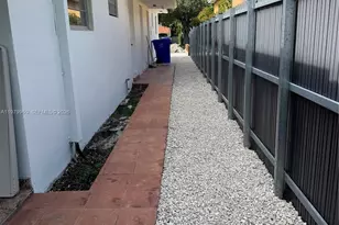 3610 SW 25th Ter, Miami, FL 33133 - Photo 15