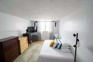 2841 Somerset Dr, Lauderdale Lakes, FL 33311 - Photo 5