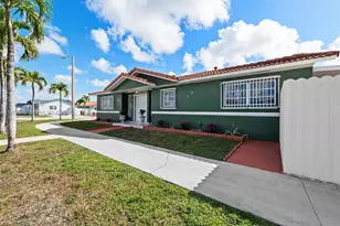 2496 W 70th Pl, Hialeah, FL 33016 - Photo 3