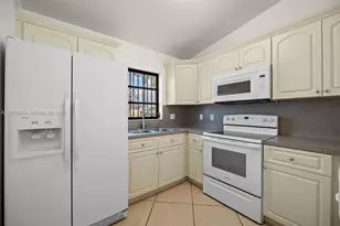 2496 W 70th Pl, Hialeah, FL 33016 - Photo 11