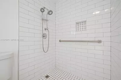 2496 W 70th Pl, Hialeah, FL 33016 - Photo 17