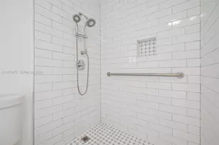 2496 W 70th Pl, Hialeah, FL 33016 - Photo 17