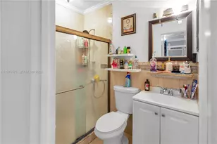 2900 SW 19th St, Miami, FL 33145 - Photo 21