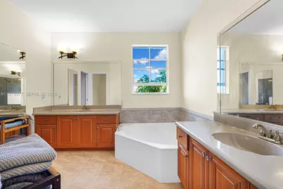 9491 NW 45th St, Doral, FL 33178 - Photo 17