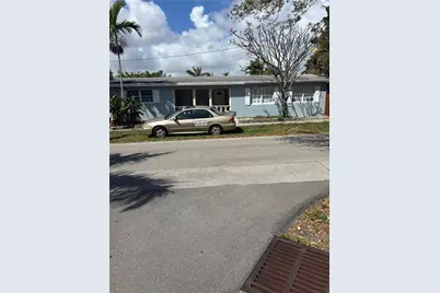 729 NE 2nd Ct, Hallandale Beach, FL 33009 - Photo 5