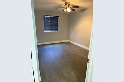 11500 NW 33rd St, Sunrise, FL 33323 - Photo 9