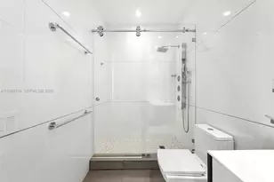 822 Meridian Ln, Hollywood, FL 33019 - Photo 37