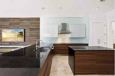 822 Meridian Ln, Hollywood, FL 33019 - Photo 11