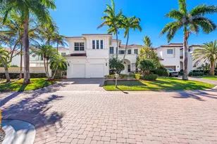 822 Meridian Ln, Hollywood, FL 33019 - Photo 1