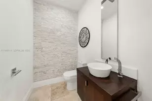 822 Meridian Ln, Hollywood, FL 33019 - Photo 15