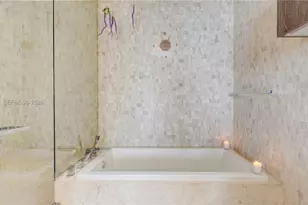 88 SW 7th St, Miami, FL 33130 - Photo 29