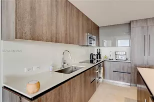 88 SW 7th St, Miami, FL 33130 - Photo 17