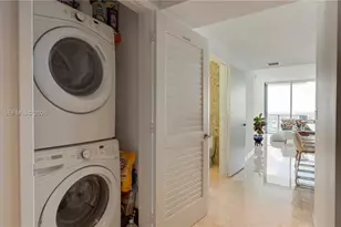 88 SW 7th St, Miami, FL 33130 - Photo 39