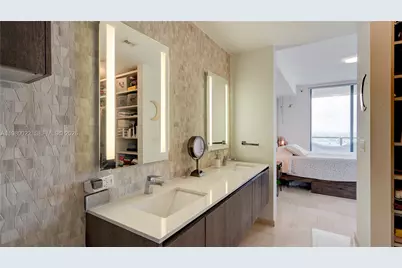 88 SW 7th St #2706, Miami, FL 33130 - Photo 35