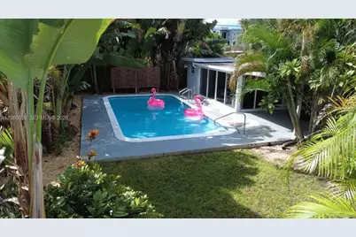 1419 N 16th Ct, Hollywood, FL 33020 - Photo 1